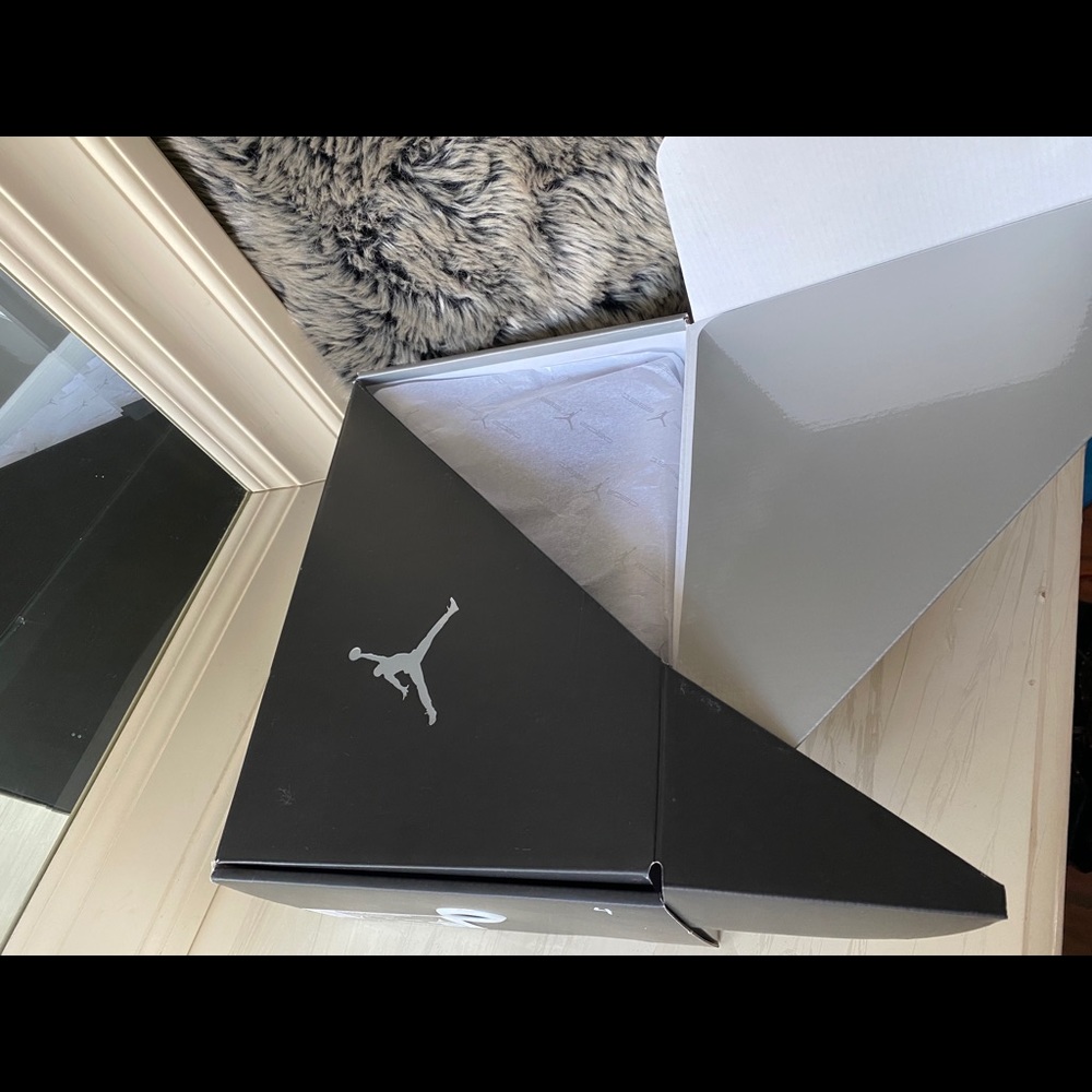 Jordan 11 - Picture 4 of 10